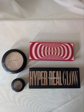 MAC Cosmetics Hyper Real Glow/STEP BRIGHT UP EXTRA DIMENSION SKINFINISH PALETTE